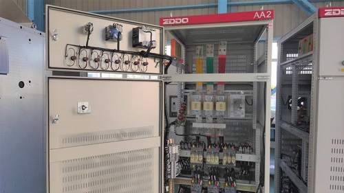 Capacitor banks based on contactors